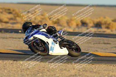 media/Nov-17-2024-CVMA (Sun) [[1fec520723]]/Race 18-Supersport Middleweight/